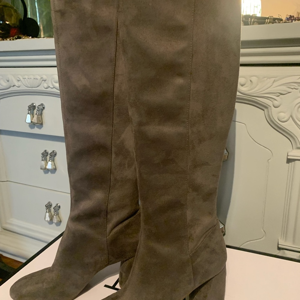 Nine West gray knee high boots New in box size 7